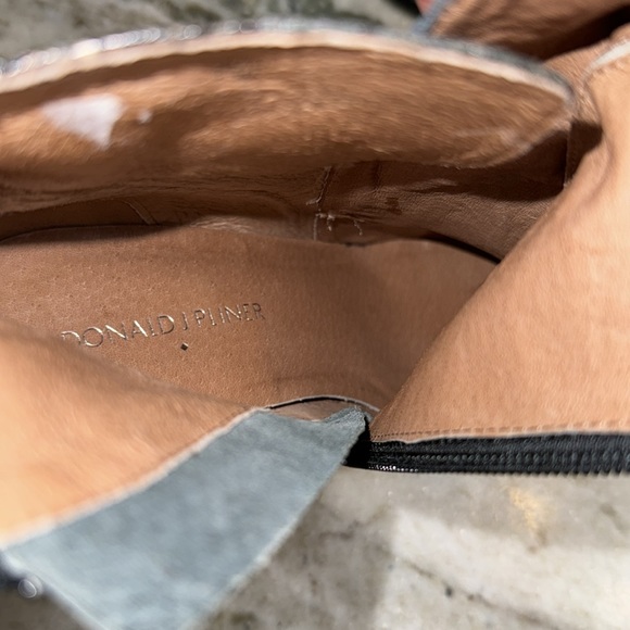 Donald J Pliner Snake Embossed Quin Bootie 7.5 - Picture 8 of 9